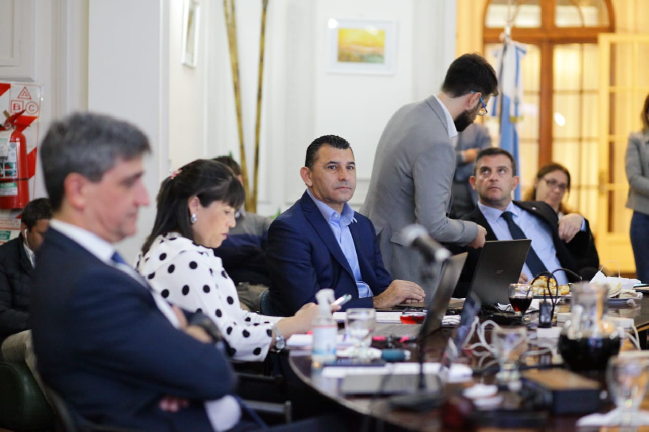 img-footer-1